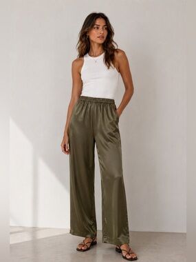 a new day Women’s Mid Rise Straight Leg Crinkle Satin Pants Olive Green Size XL